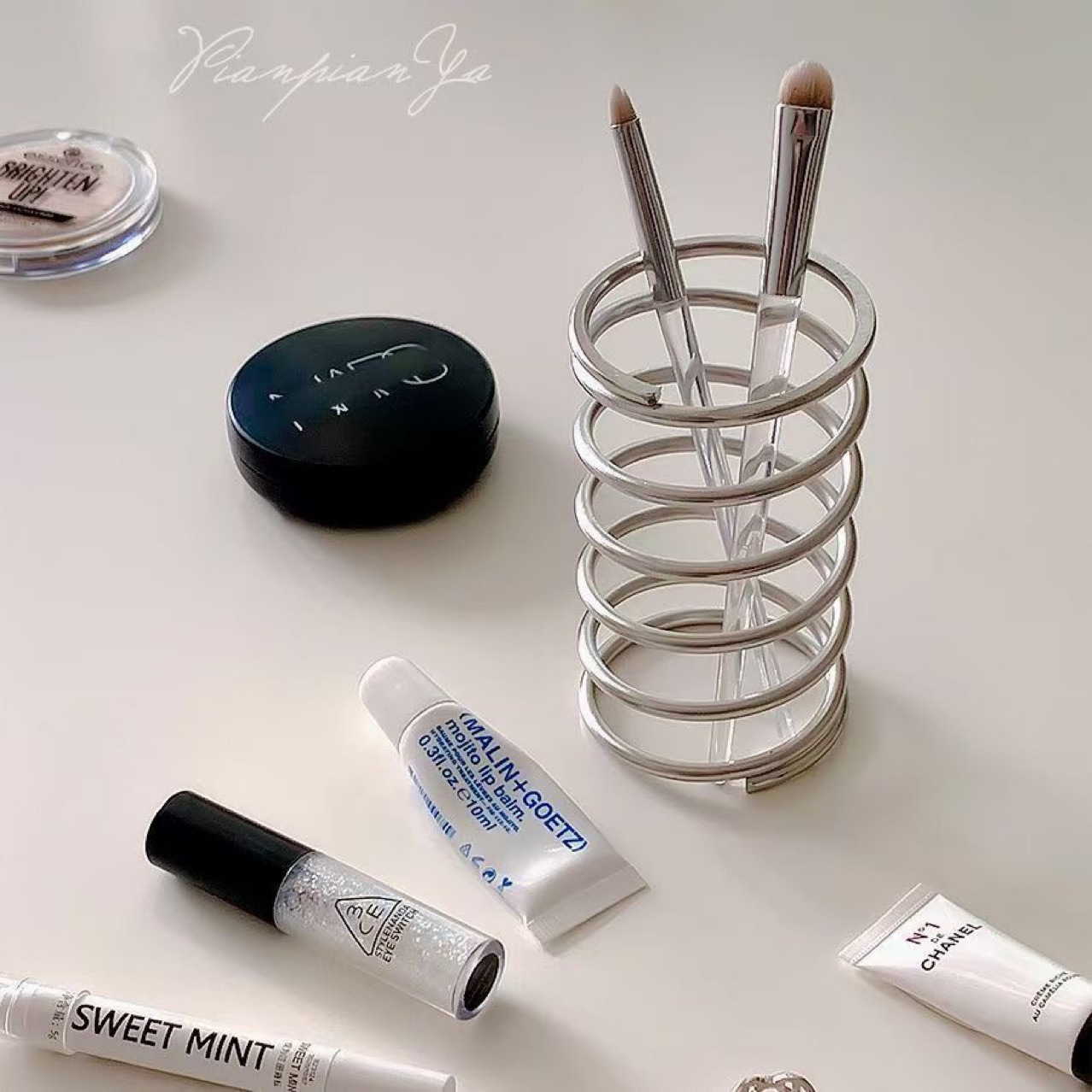 Portaspazzolino in acciaio ino - Tiny Home Bathroom Kit recensione e prezzo